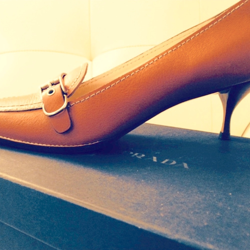 Prada Full Grain Calfskin Pumps * Luggage Brown * Rare Vintage “new”